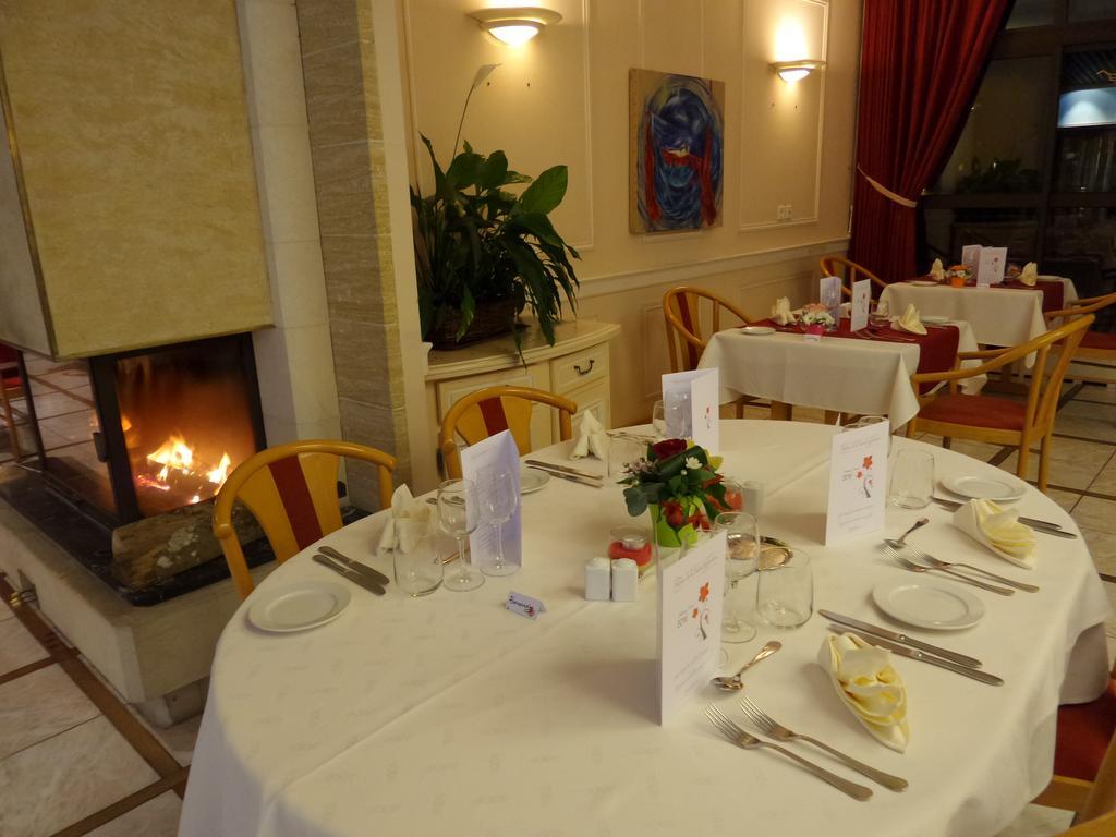 Jura Hotel Restaurant Le Panoramic 생클로드 외부 사진