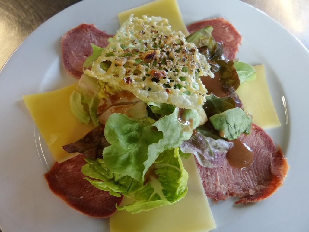 Jura Hotel Restaurant Le Panoramic 생클로드 외부 사진