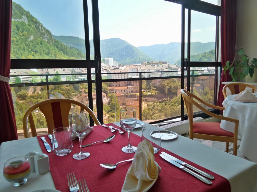 Jura Hotel Restaurant Le Panoramic 생클로드 외부 사진