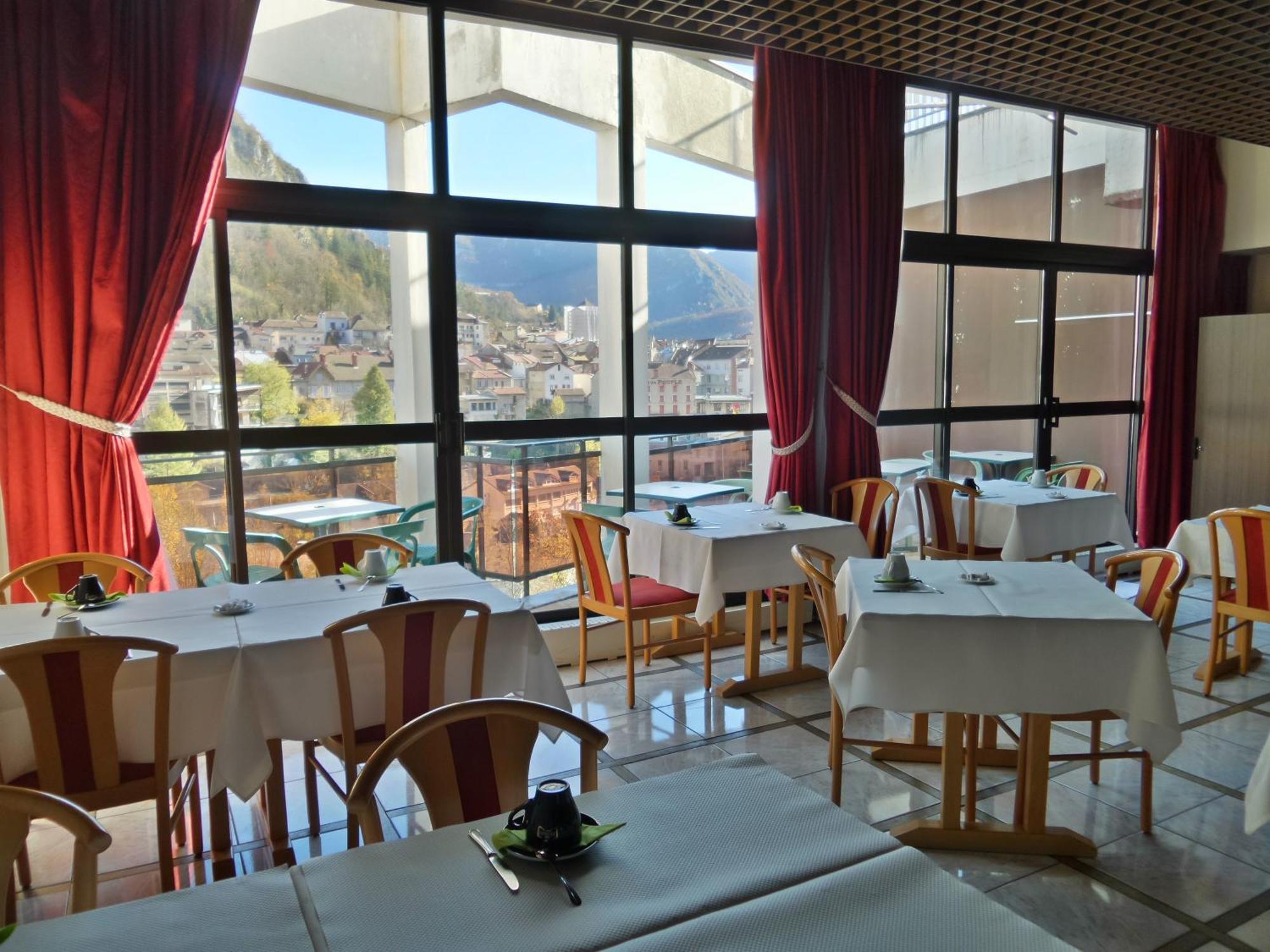 Jura Hotel Restaurant Le Panoramic 생클로드 외부 사진