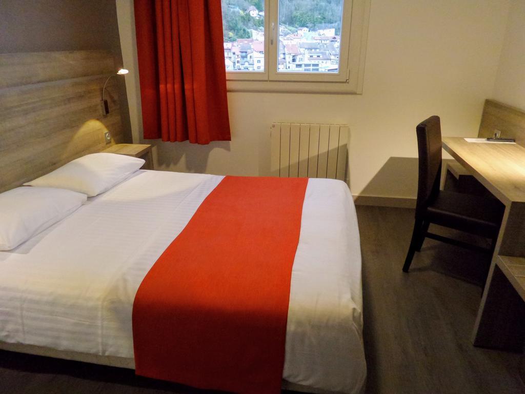 Jura Hotel Restaurant Le Panoramic 생클로드 외부 사진