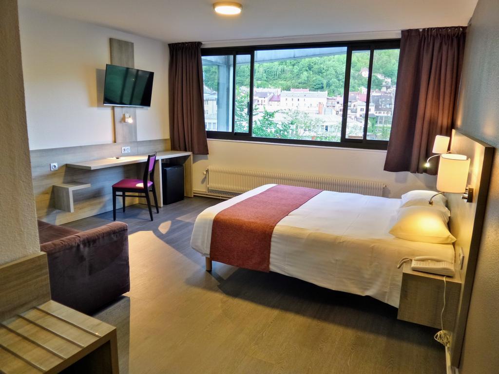 Jura Hotel Restaurant Le Panoramic 생클로드 외부 사진