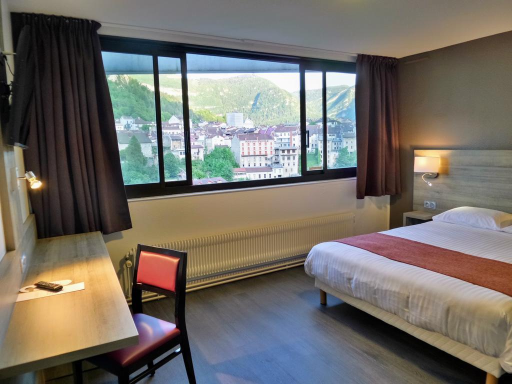 Jura Hotel Restaurant Le Panoramic 생클로드 외부 사진