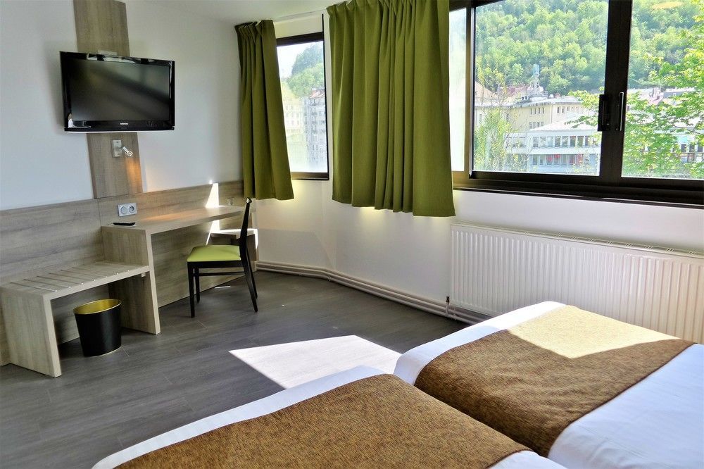 Jura Hotel Restaurant Le Panoramic 생클로드 외부 사진